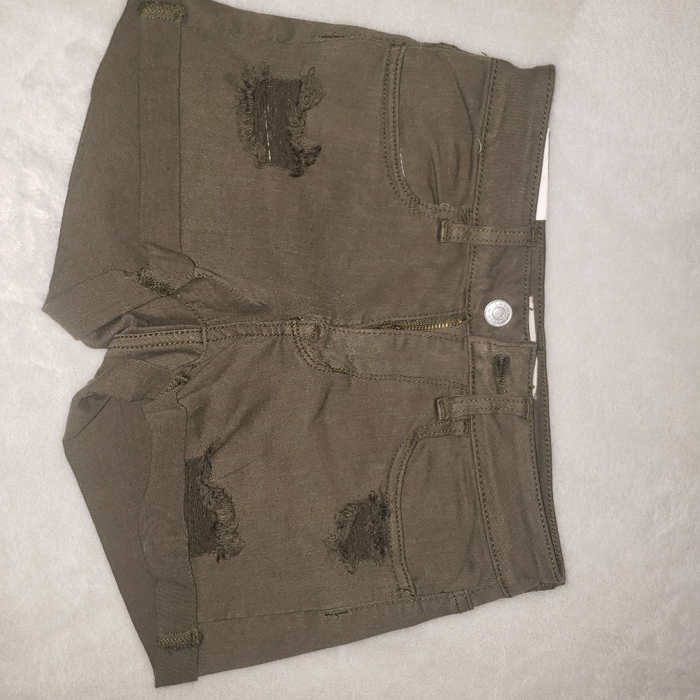 Shorts - Picture 2 of 4